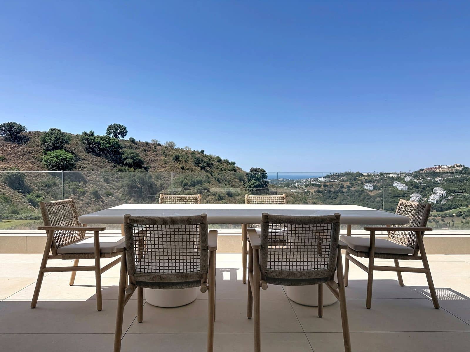 3 bedroom Penthouse for sale in Benahavis - € 1,600,000 (Ref: 10051562)