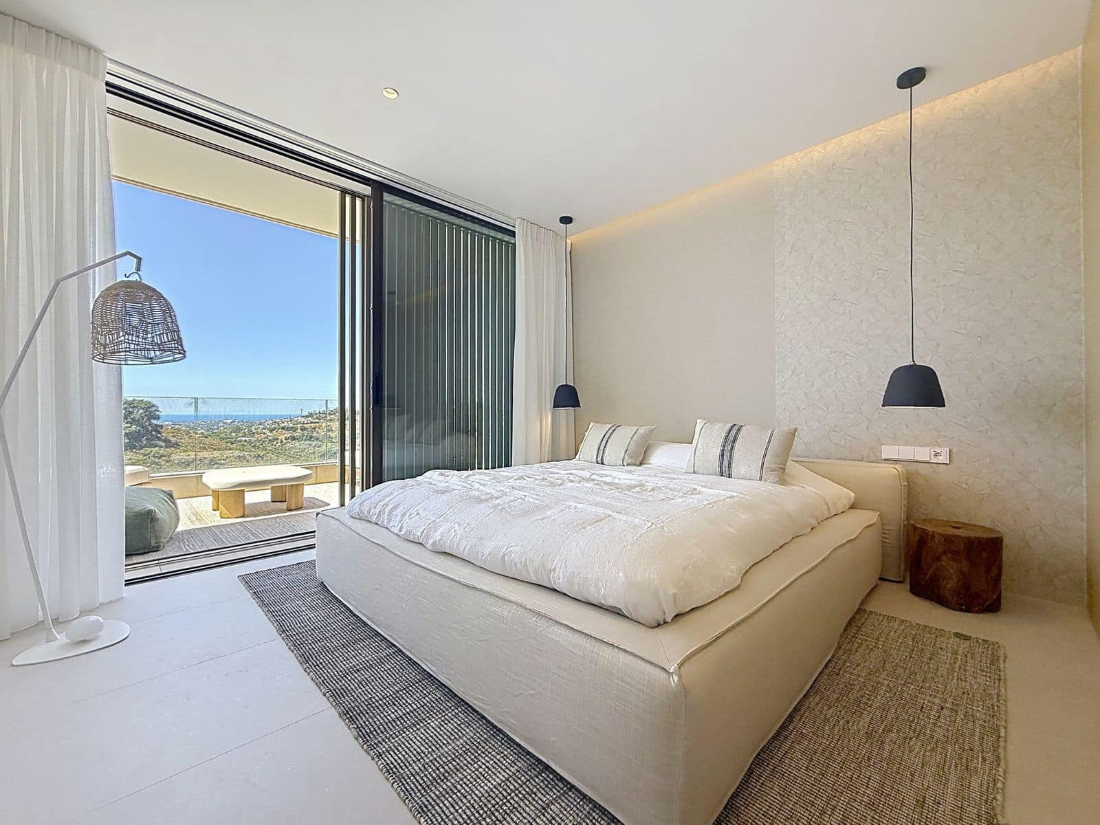 3 bedroom Penthouse for sale in Benahavis - € 1,600,000 (Ref: 10051562)