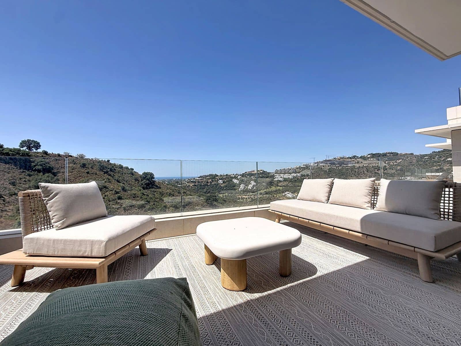 3 bedroom Penthouse for sale in Benahavis - € 1,600,000 (Ref: 10051562)