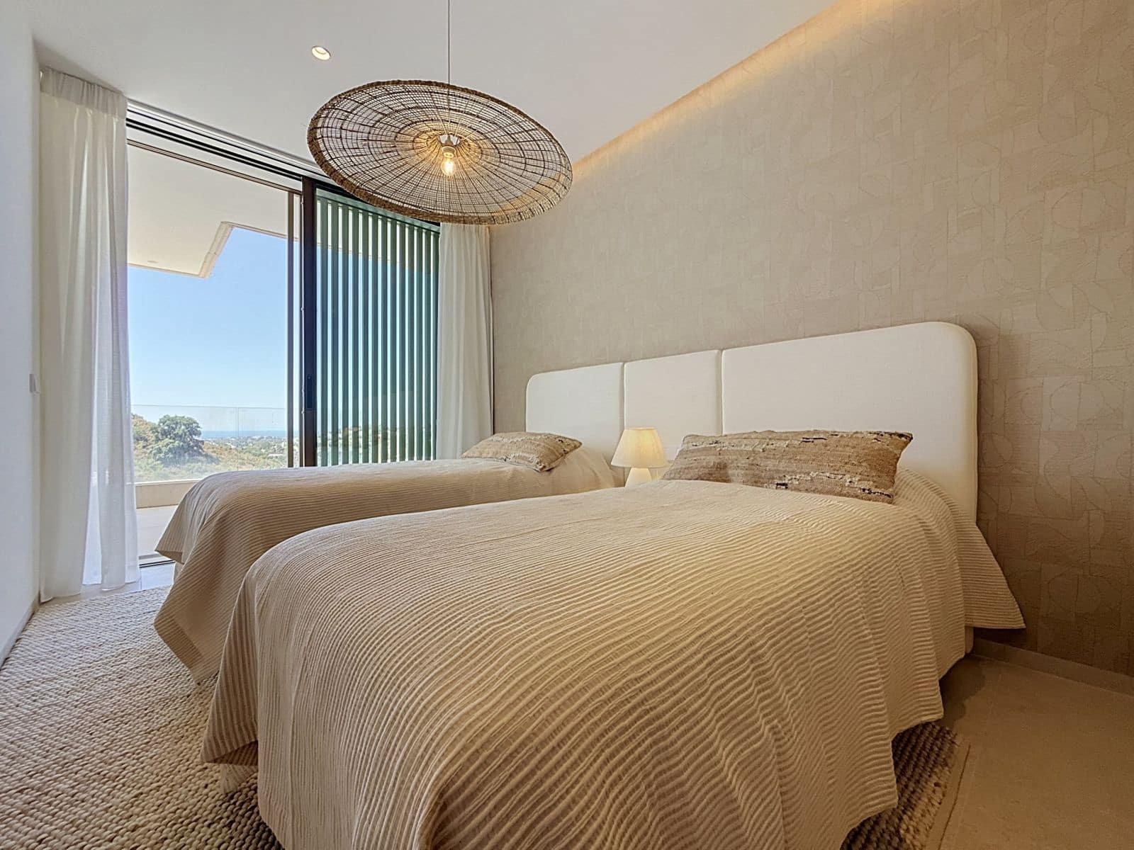 3 bedroom Penthouse for sale in Benahavis - € 1,600,000 (Ref: 10051562)