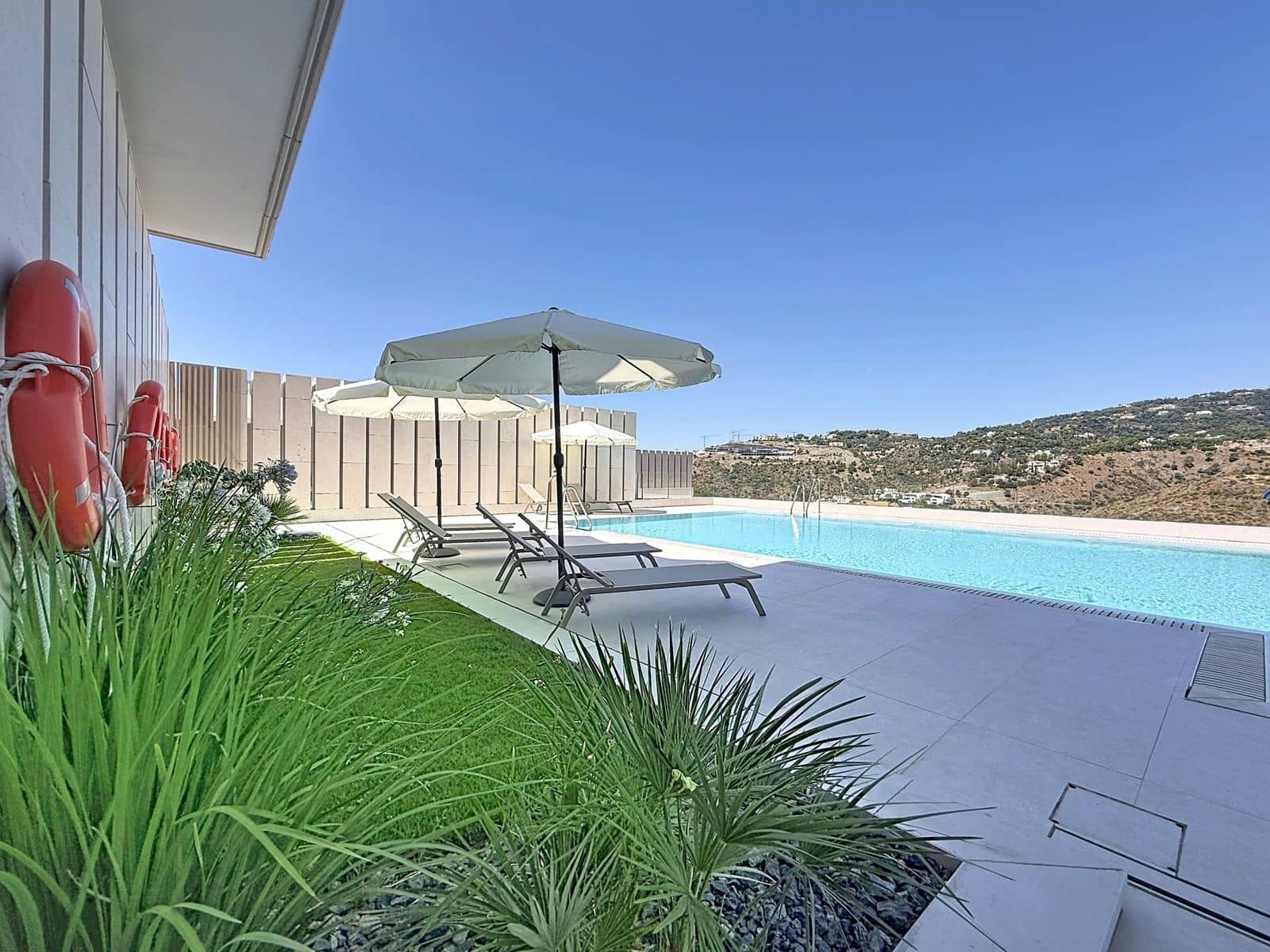 3 bedroom Penthouse for sale in Benahavis - € 1,600,000 (Ref: 10051562)