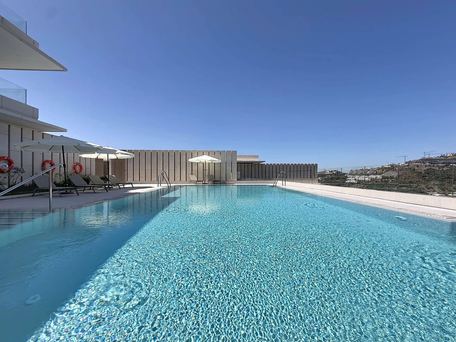 3 bedroom Penthouse for sale in Benahavis - € 1,600,000 (Ref: 10051562)