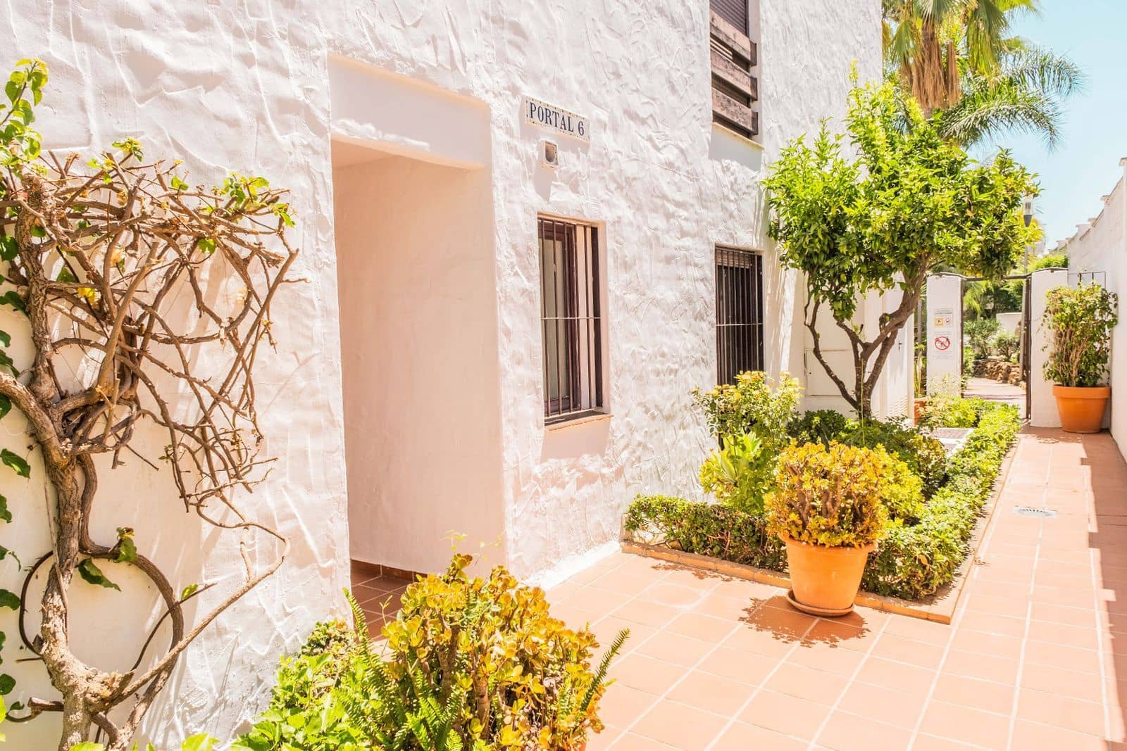 1 bedroom Apartment for sale in Nueva Andalucia - € 399,000 (Ref: 10051563)