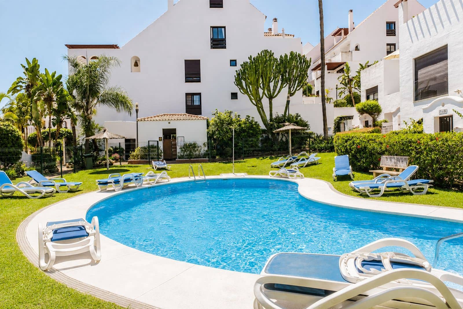 1 bedroom Apartment for sale in Nueva Andalucia - € 399,000 (Ref: 10051563)