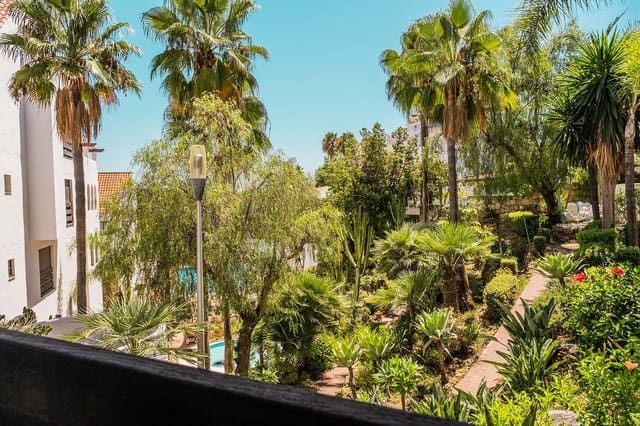 1 bedroom Apartment for sale in Nueva Andalucia, Marbella - € 399,000 (Ref: 10051563)