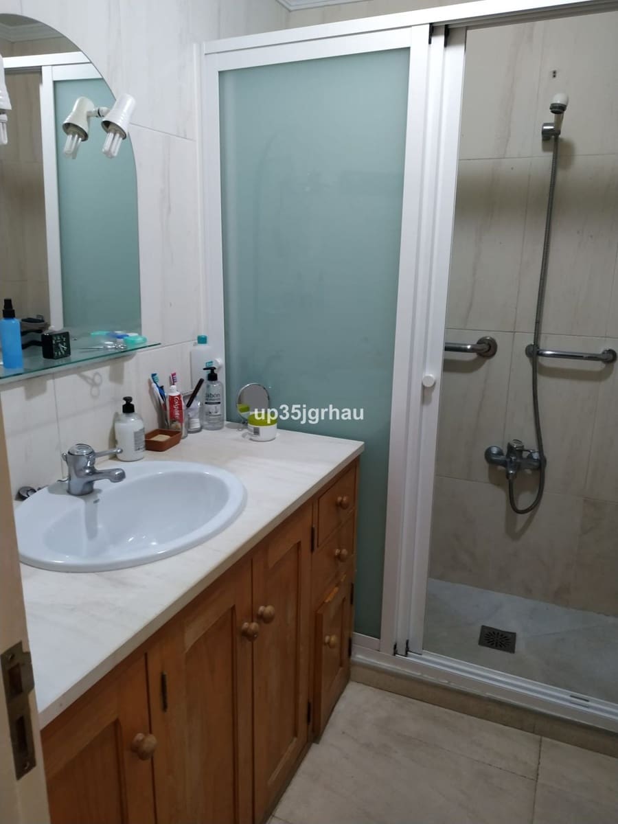 1 slaapkamer Penthouse te koop in Estepona - € 289.900 (Ref: 10051582)
