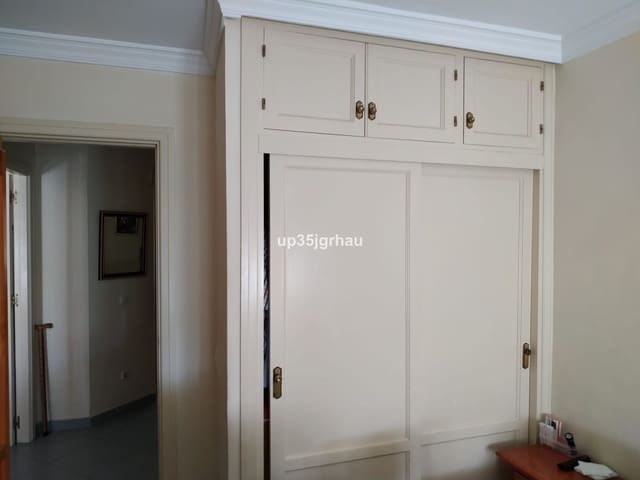 1 slaapkamer Penthouse te koop in Estepona - € 289.900 (Ref: 10051582)