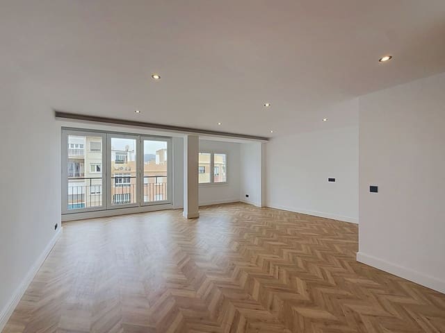 2 makuuhuone Kattohuoneisto myytävänä paikassa La Trinidad, Málaga kaupunki - 378 000 € (Ref: 10051585)