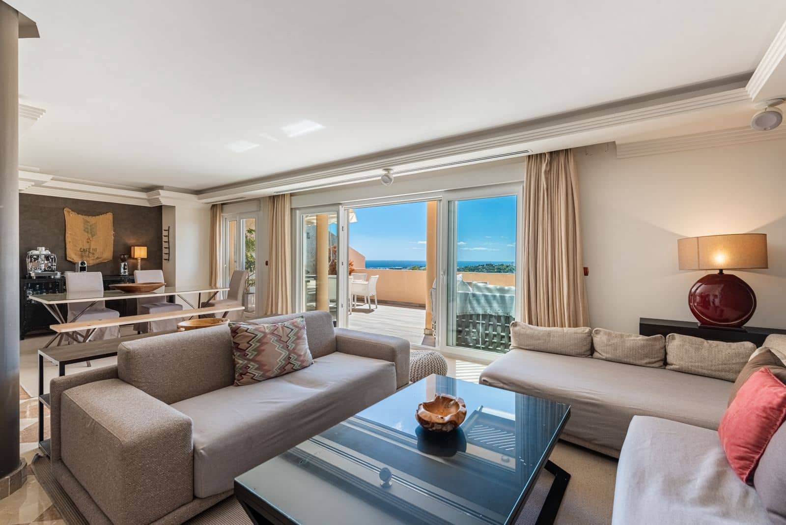 2 Zimmer Penthouse zu verkaufen in Nueva Andalucia - 950.000 € (Ref: 10051587)