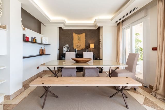 2 slaapkamer Penthouse te koop in Nueva Andalucia, Marbella - € 950.000 (Ref: 10051587)