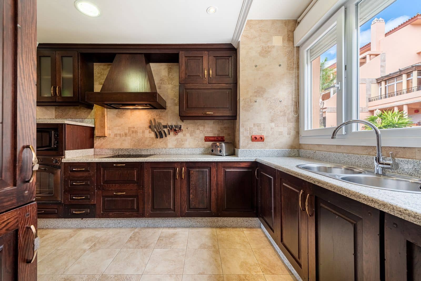 2 Zimmer Penthouse zu verkaufen in Nueva Andalucia - 950.000 € (Ref: 10051587)