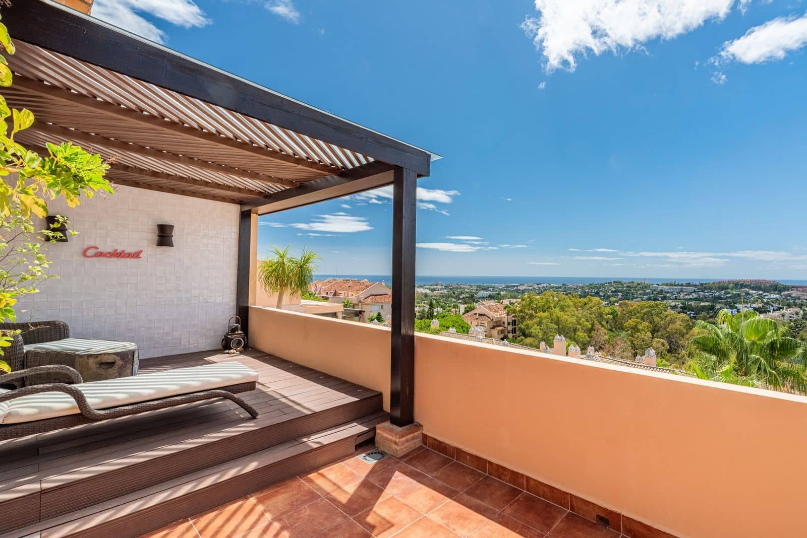 2 Zimmer Penthouse zu verkaufen in Nueva Andalucia - 950.000 € (Ref: 10051587)