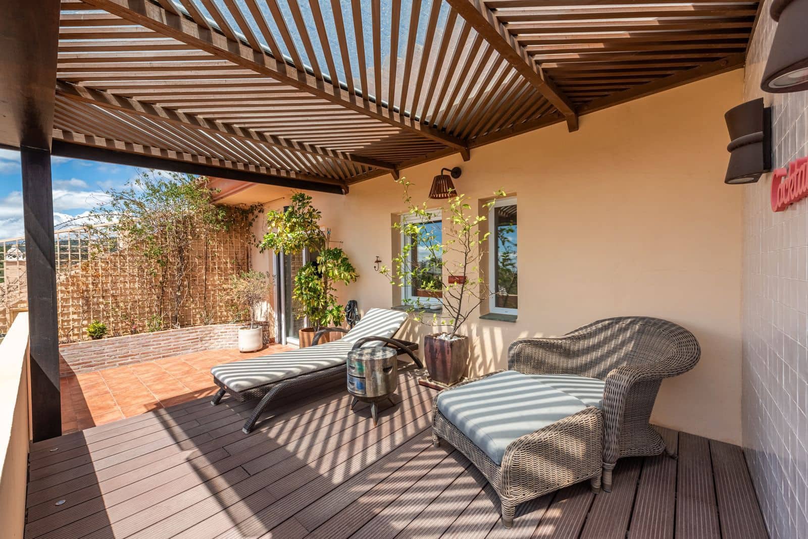2 Zimmer Penthouse zu verkaufen in Nueva Andalucia - 950.000 € (Ref: 10051587)