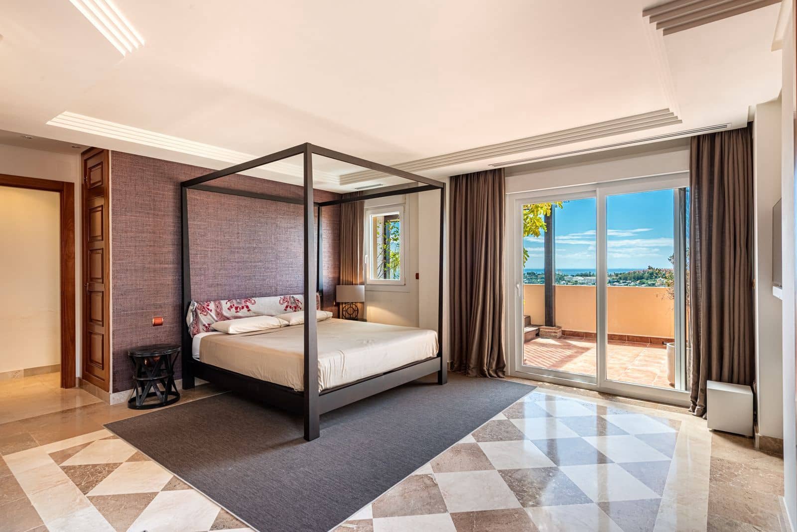 2 Zimmer Penthouse zu verkaufen in Nueva Andalucia - 950.000 € (Ref: 10051587)