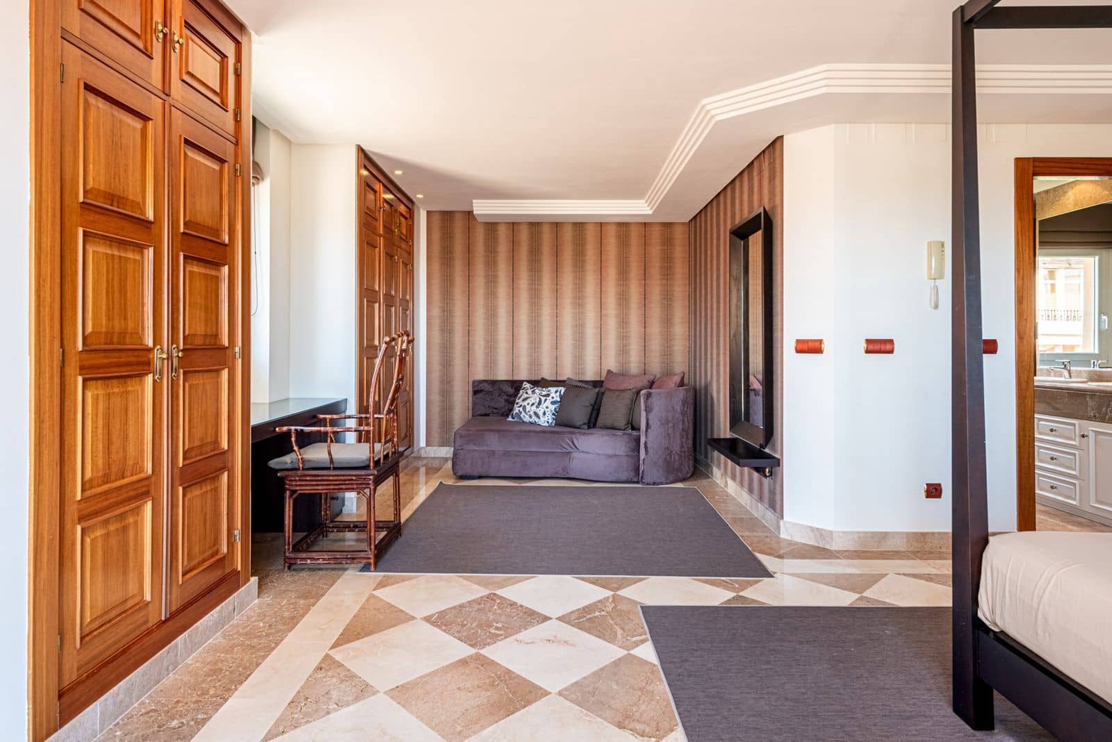 2 Zimmer Penthouse zu verkaufen in Nueva Andalucia - 950.000 € (Ref: 10051587)