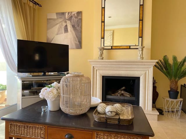 2 makuuhuone Kattohuoneisto myytävänä paikassa Elviria, Marbella - 560 000 € (Ref: 10051588)