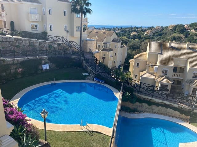 2 makuuhuone Kattohuoneisto myytävänä paikassa Elviria, Marbella - 560 000 € (Ref: 10051588)
