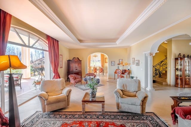 7 soveværelse Villa til salg i Estepona - € 2.100.000 (Ref: 10051591)