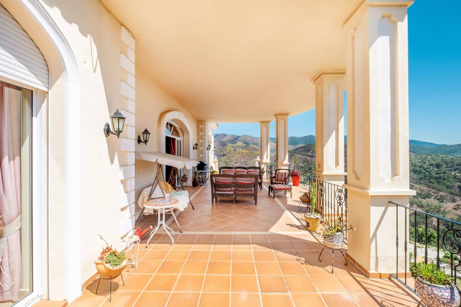 7 soveværelse Villa til salg i Estepona - € 2.100.000 (Ref: 10051591)