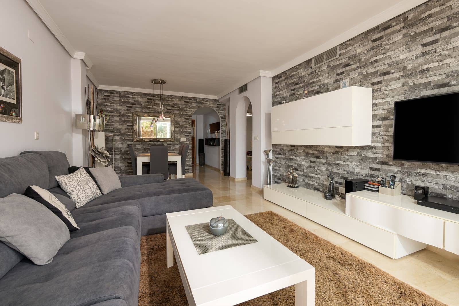 2 makuuhuone Kattohuoneisto myytävänä paikassa El Paraiso - 349 900 € (Ref: 10051594)