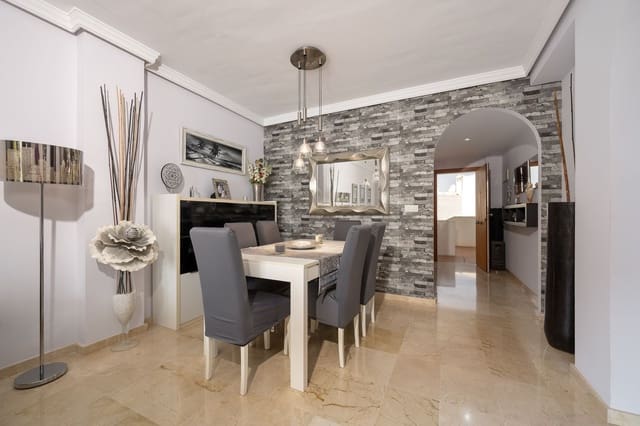 2 makuuhuone Kattohuoneisto myytävänä paikassa El Paraiso, Estepona - 349 900 € (Ref: 10051594)