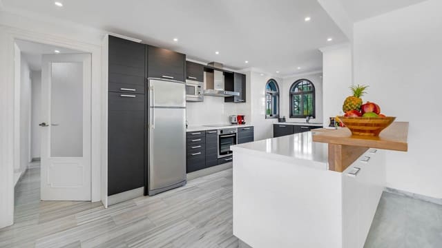 3 sovrum Takvåning till salu i Nueva Andalucia, Marbella - 1 495 000 € (Ref: 10051597)