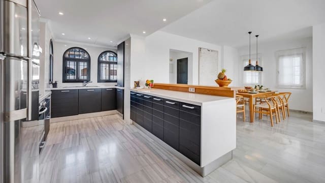 3 sovrum Takvåning till salu i Nueva Andalucia, Marbella - 1 495 000 € (Ref: 10051597)