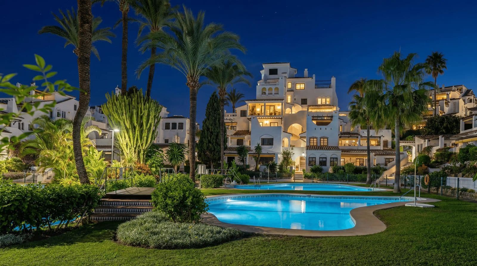 3 sovrum Takvåning till salu i Nueva Andalucia - 1 495 000 € (Ref: 10051597)