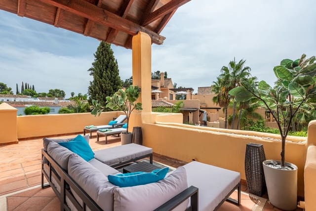 3 soveværelse Penthouse til salg i El Paraiso, Estepona - € 875.000 (Ref: 10051605)
