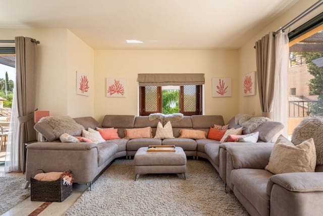 3 soveværelse Penthouse til salg i El Paraiso, Estepona - € 875.000 (Ref: 10051605)