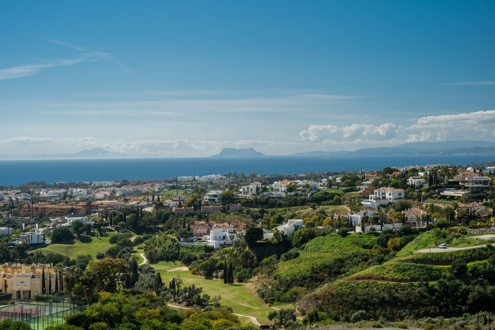 2 sypialnia Penthouse na sprzedaż w Benahavis - 840 000 € (Ref: 10051607)