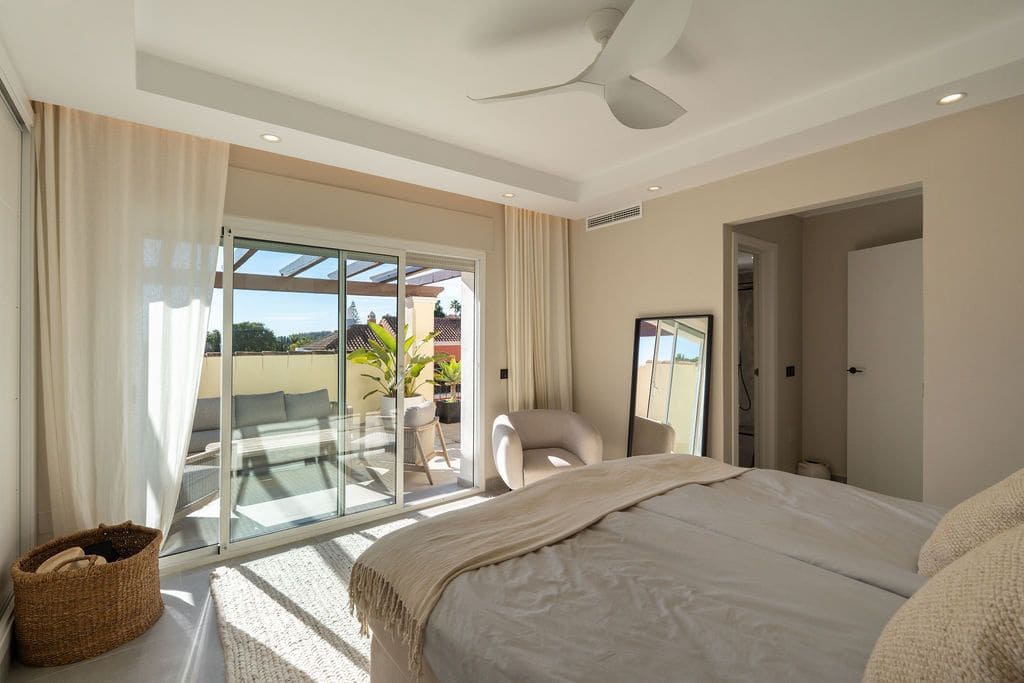 4 chambre Maison de Ville à vendre à Nueva Andalucia - 1 195 000 € (Ref: 10097668)