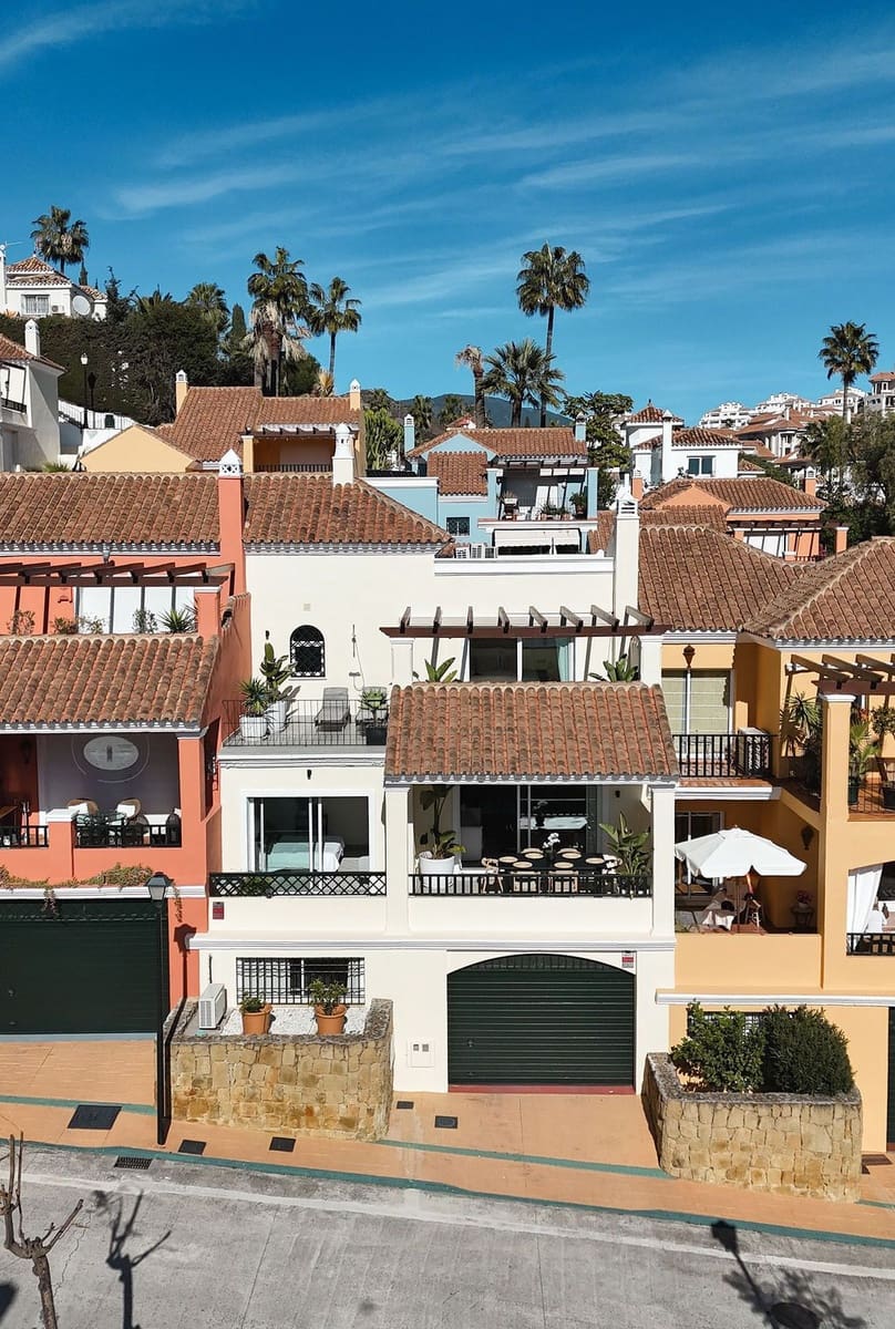 4 chambre Maison de Ville à vendre à Nueva Andalucia - 1 195 000 € (Ref: 10097668)