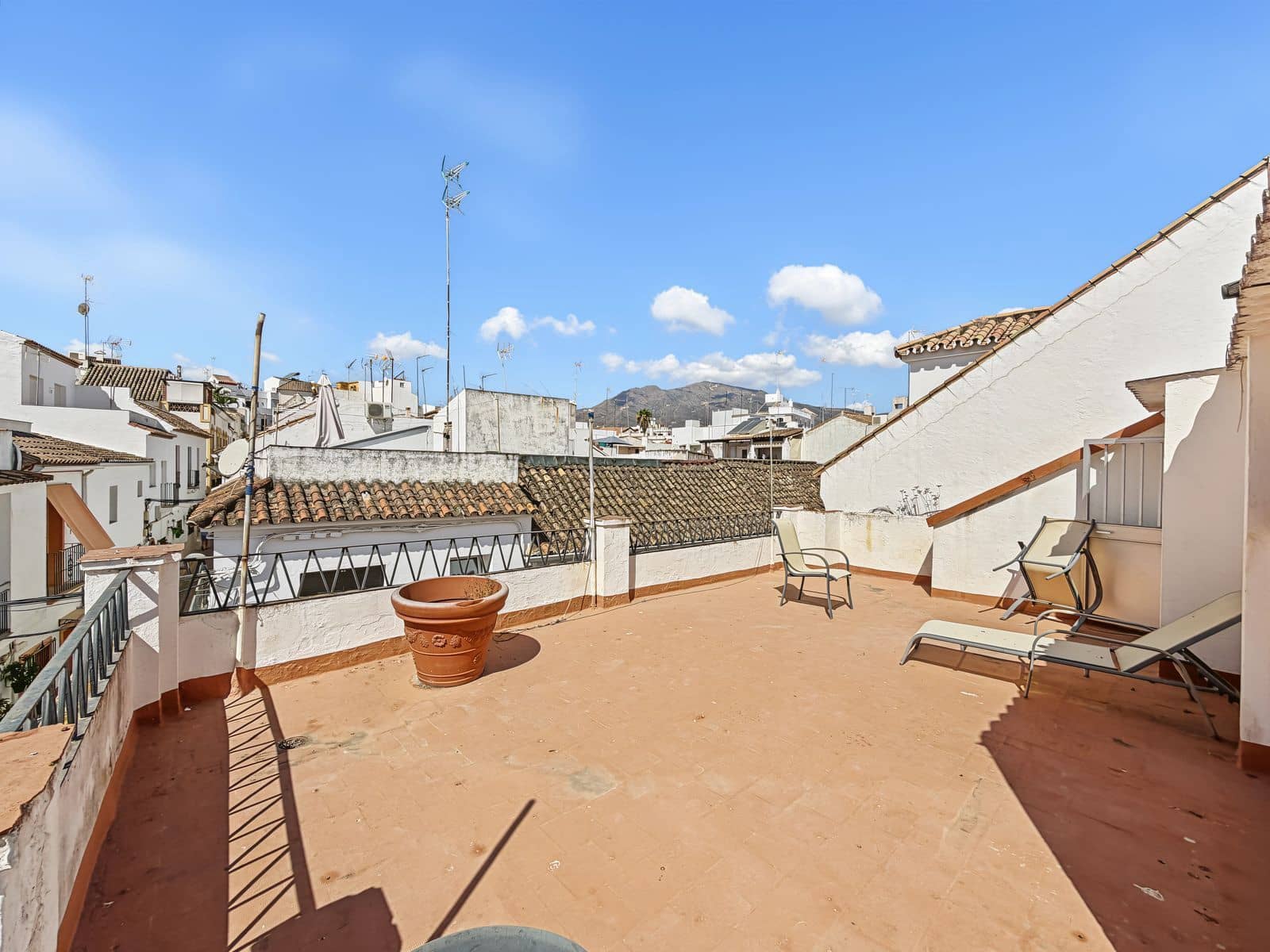 8 Zimmer Doppelhaus zu verkaufen in Estepona - 799.000 € (Ref: 10097669)