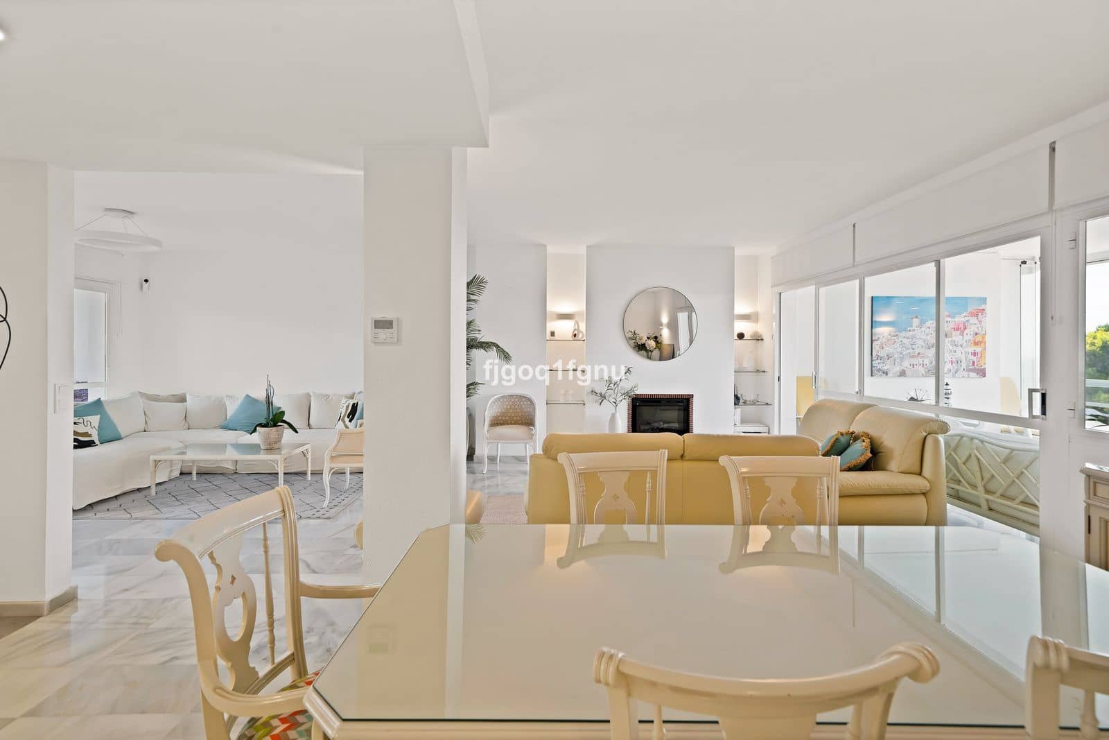 2 slaapkamer Appartement te koop in Marbella - € 933.000 (Ref: 10097670)