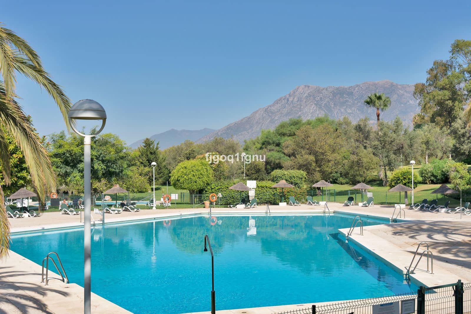 2 slaapkamer Appartement te koop in Marbella - € 933.000 (Ref: 10097670)