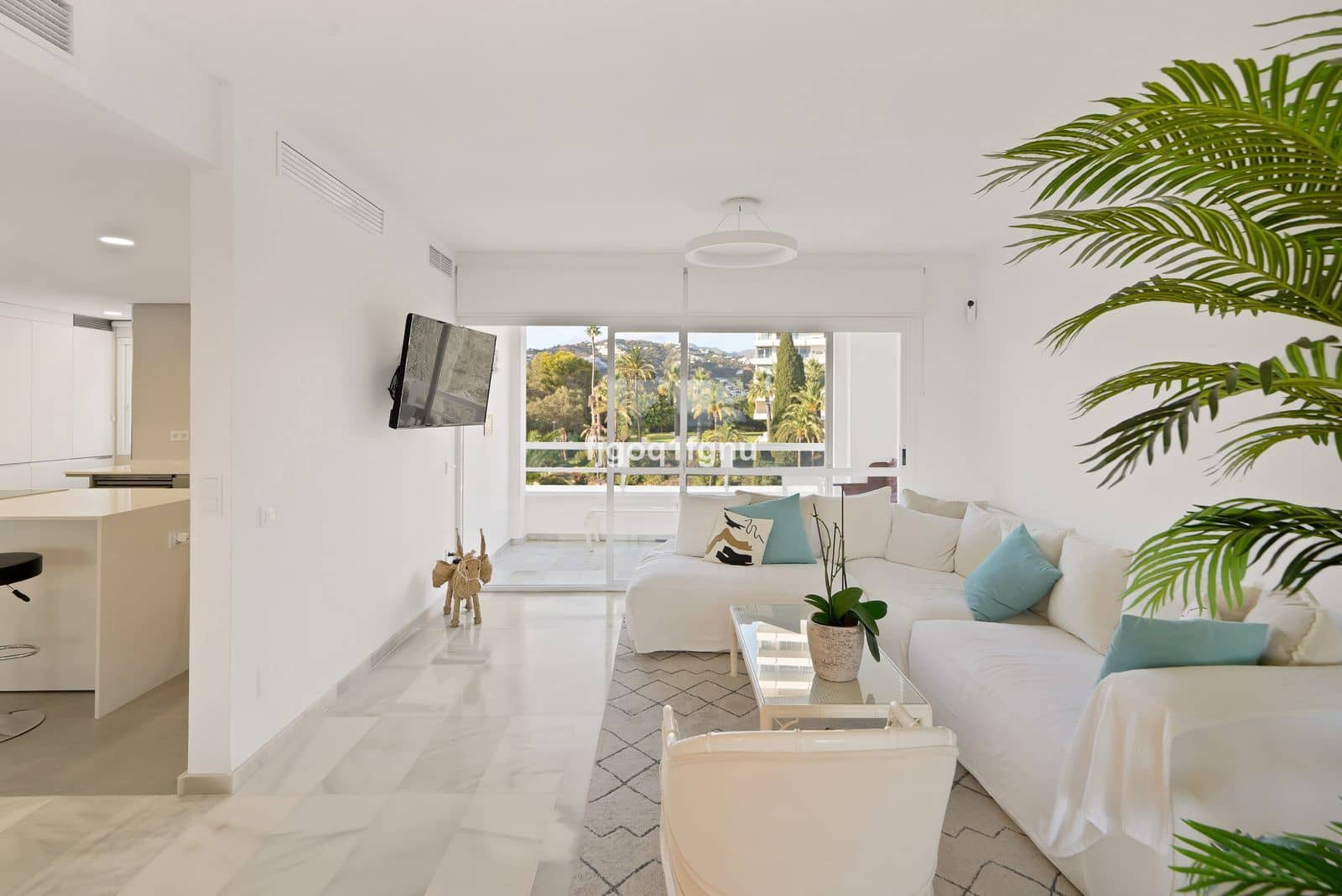 2 slaapkamer Appartement te koop in Marbella - € 933.000 (Ref: 10097670)