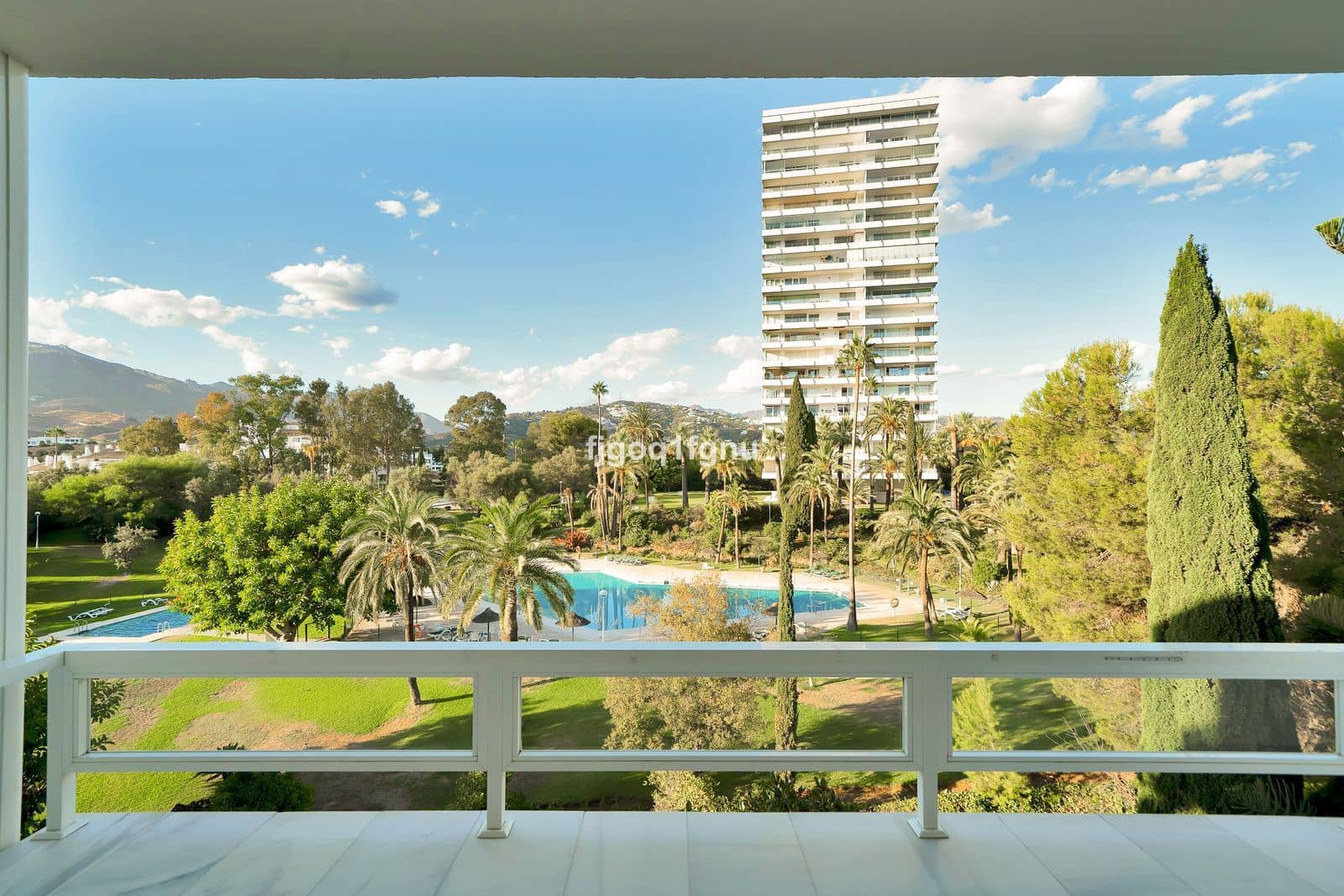 2 slaapkamer Appartement te koop in Marbella - € 933.000 (Ref: 10097670)