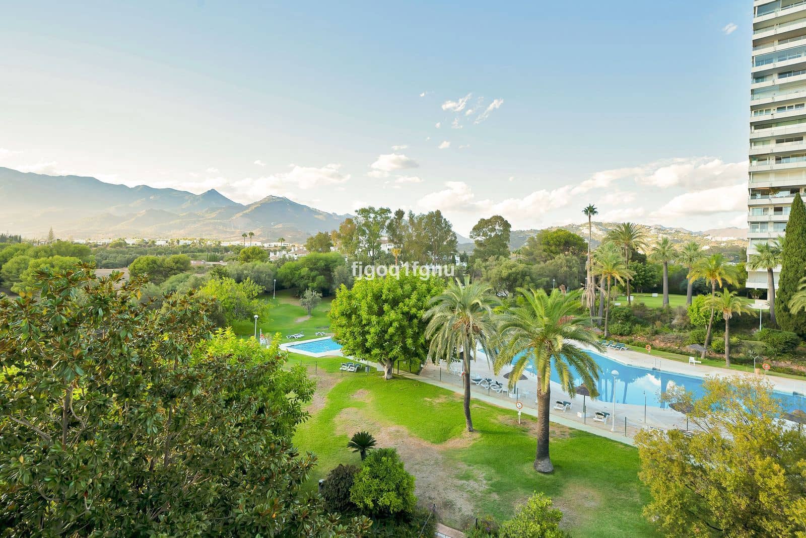 2 slaapkamer Appartement te koop in Marbella - € 933.000 (Ref: 10097670)