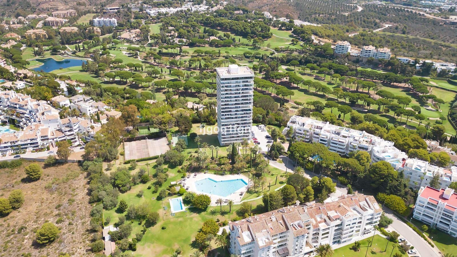2 slaapkamer Appartement te koop in Marbella - € 933.000 (Ref: 10097670)