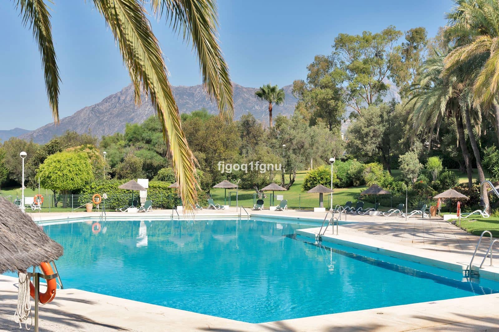 2 slaapkamer Appartement te koop in Marbella - € 933.000 (Ref: 10097670)