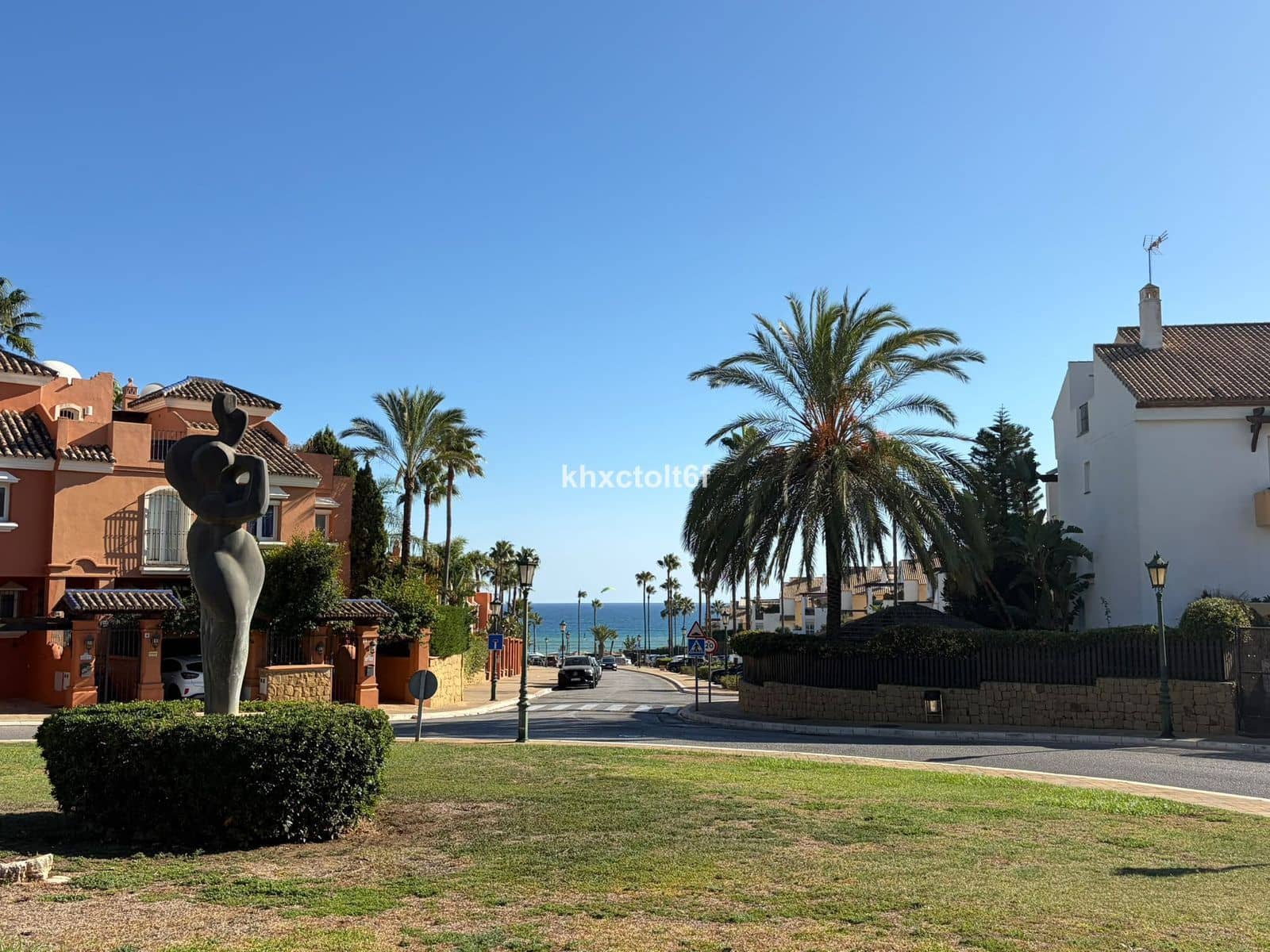 Apartamento de 2 habitaciones en Bahía de Marbella en venta con piscina - 645.000 € (Ref: 10097671)