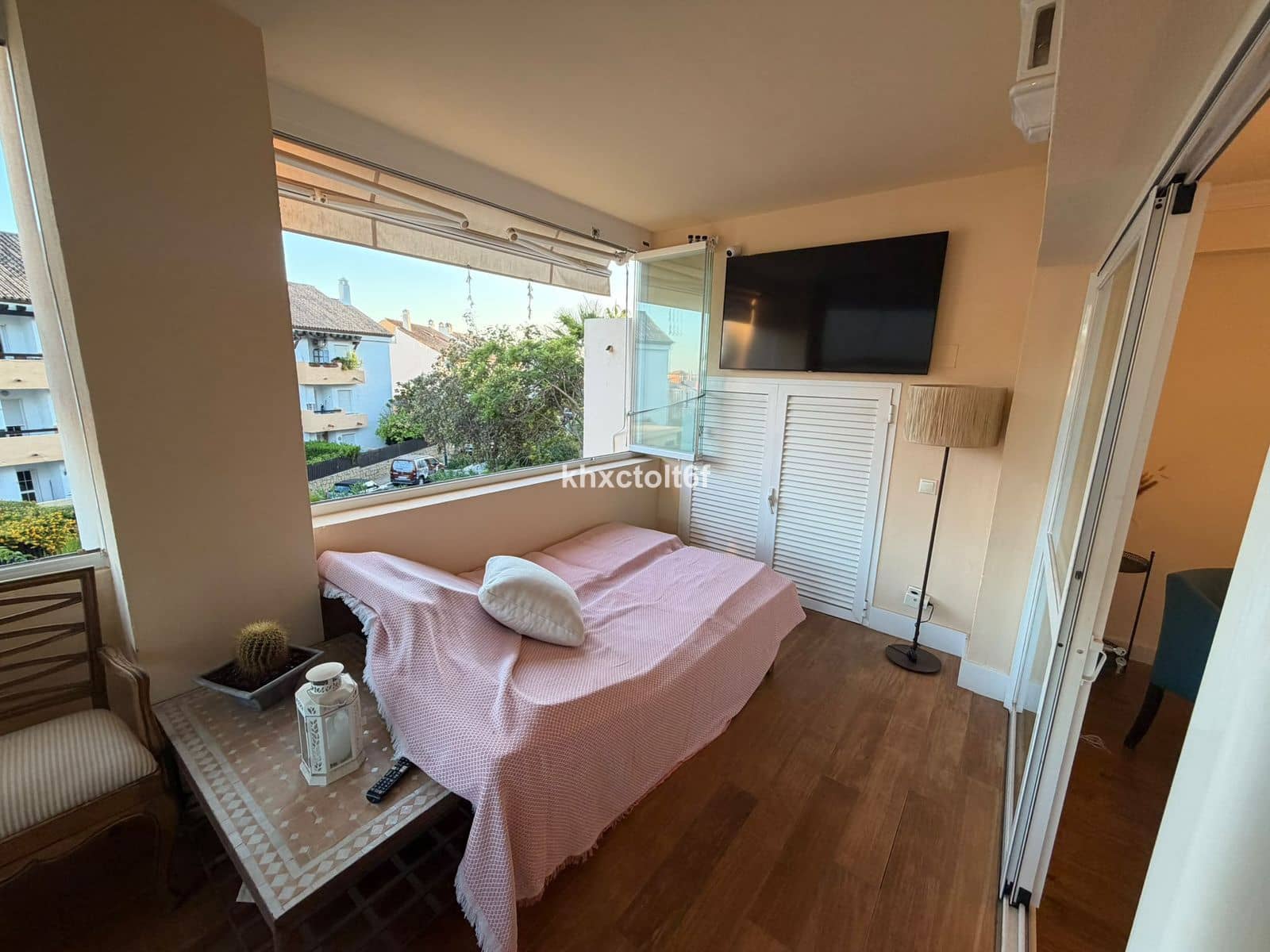 Apartamento de 2 habitaciones en Bahía de Marbella en venta con piscina - 645.000 € (Ref: 10097671)