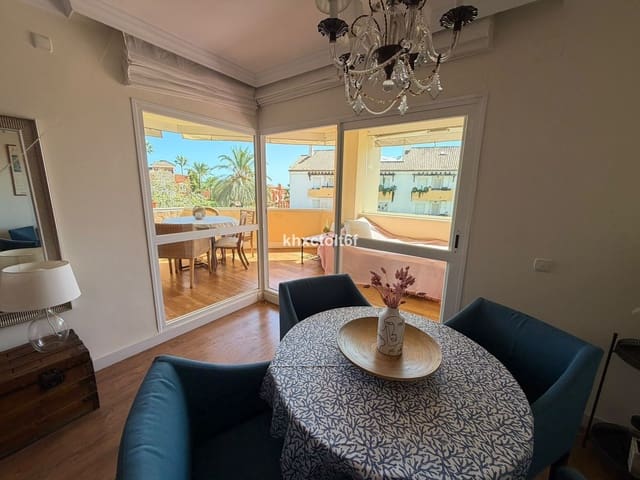 Apartamento de 2 habitaciones en Bahía de Marbella, Marbella en venta con piscina - 645.000 € (Ref: 10097671)