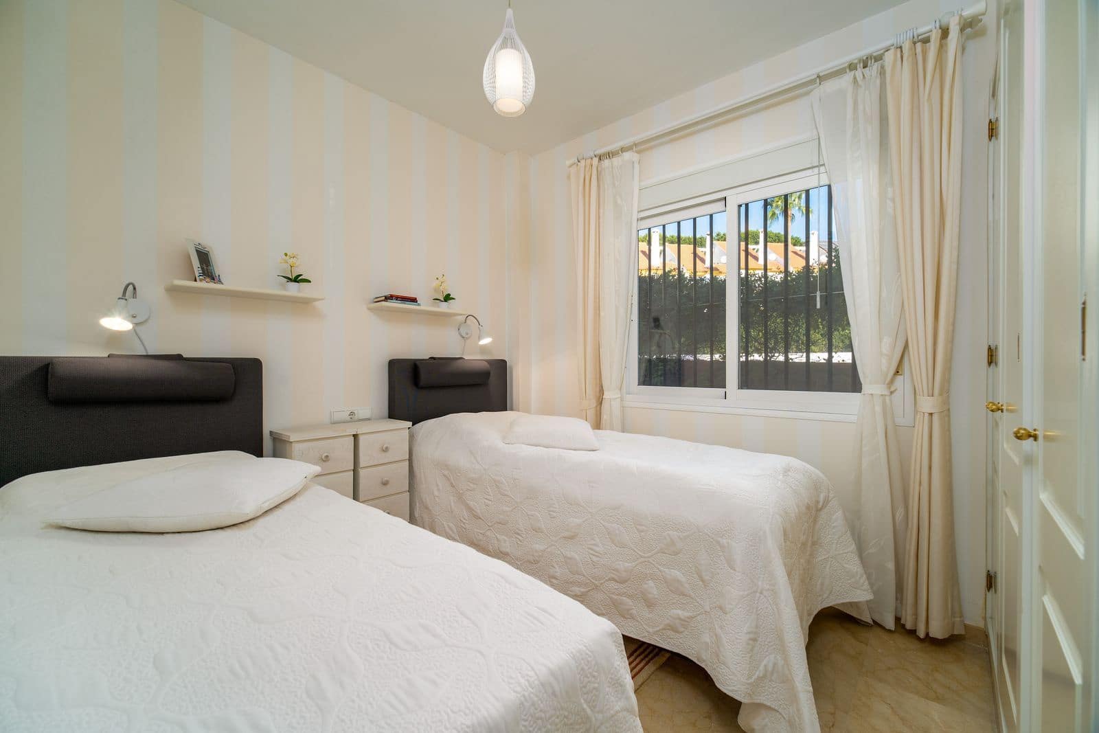 2 sypialnia Apartament na sprzedaż w Estepona - 577 000 € (Ref: 10097673)