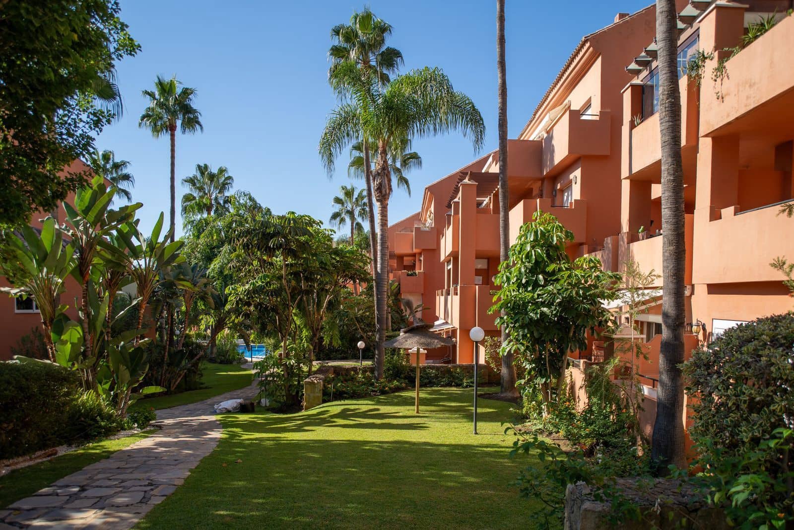 2 sypialnia Apartament na sprzedaż w Estepona - 577 000 € (Ref: 10097673)