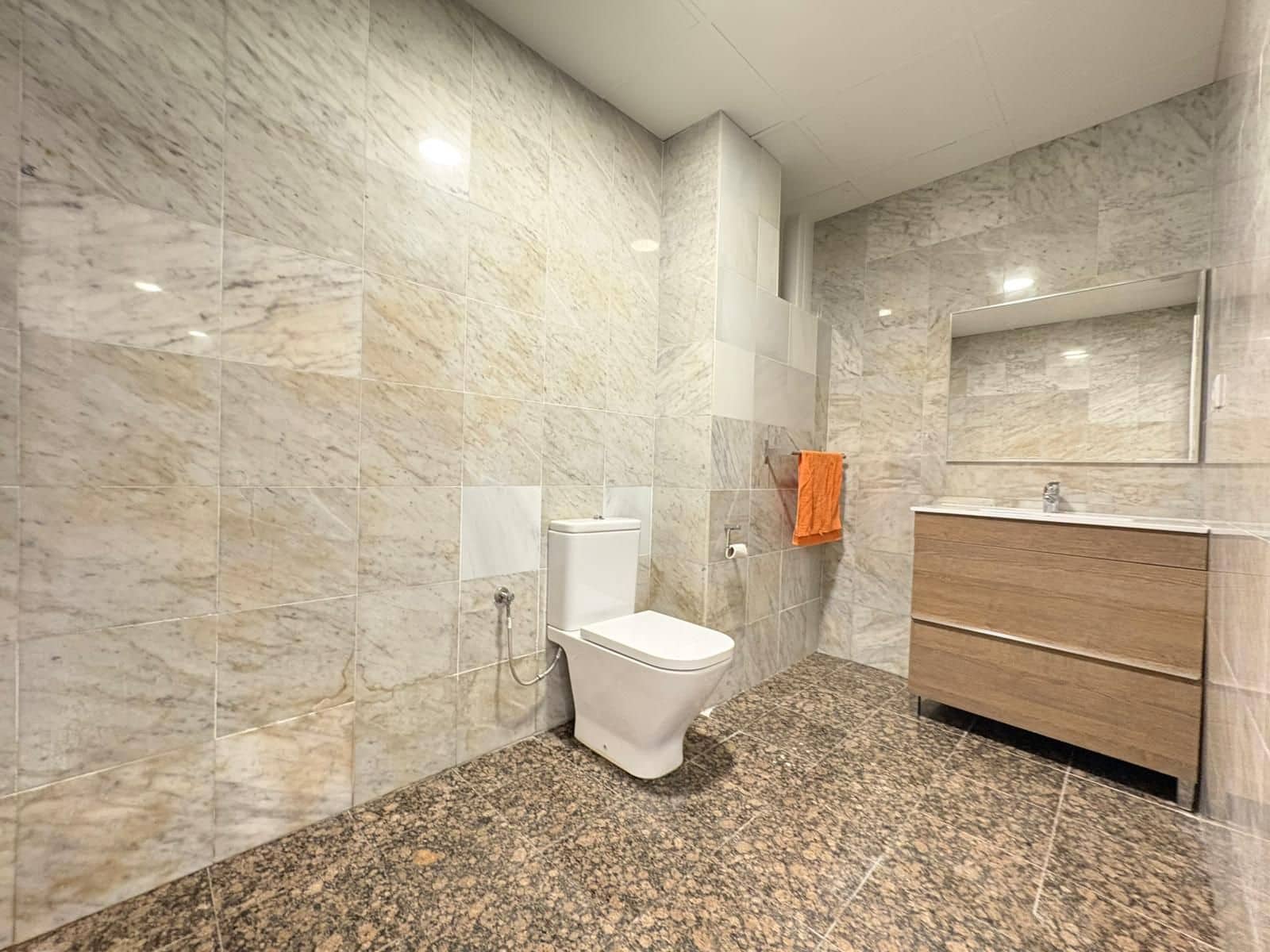 Local Comercial de 1 habitación en Marbella en venta - 515.000 € (Ref: 10097682)