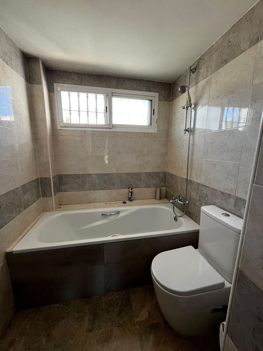 Casa de 4 habitaciones en Nueva Andalucia en venta - 750.000 € (Ref: 10097685)
