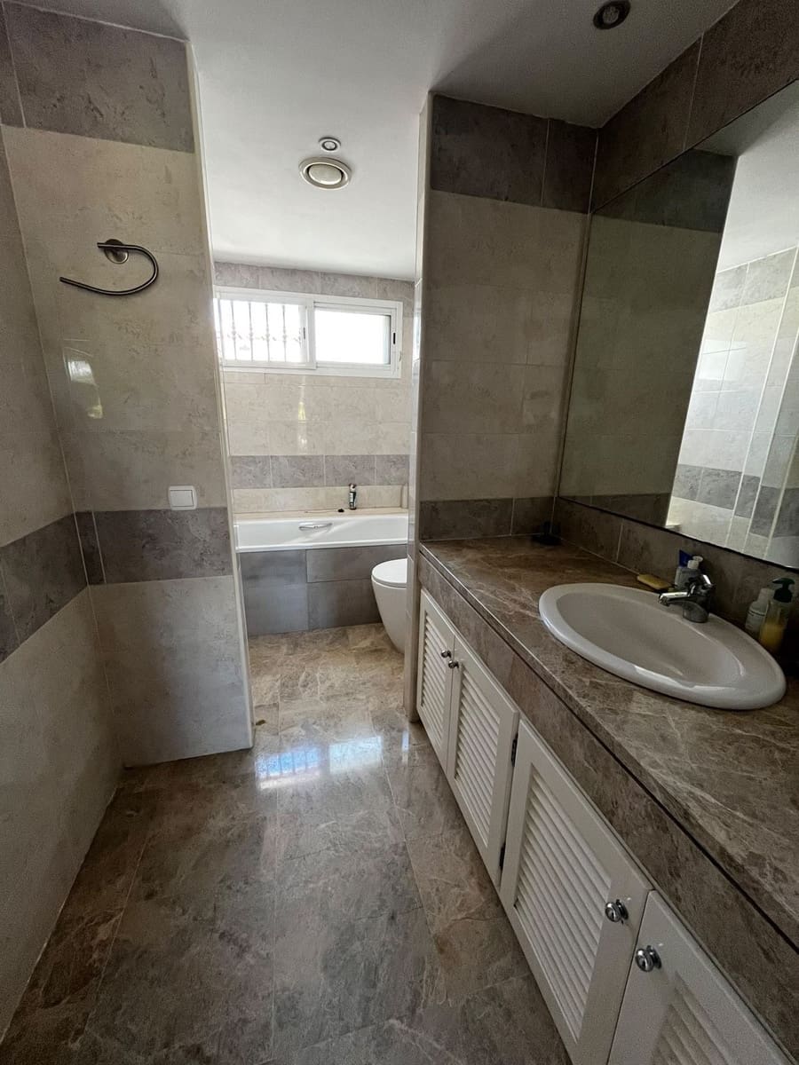 Casa de 4 habitaciones en Nueva Andalucia en venta - 750.000 € (Ref: 10097685)