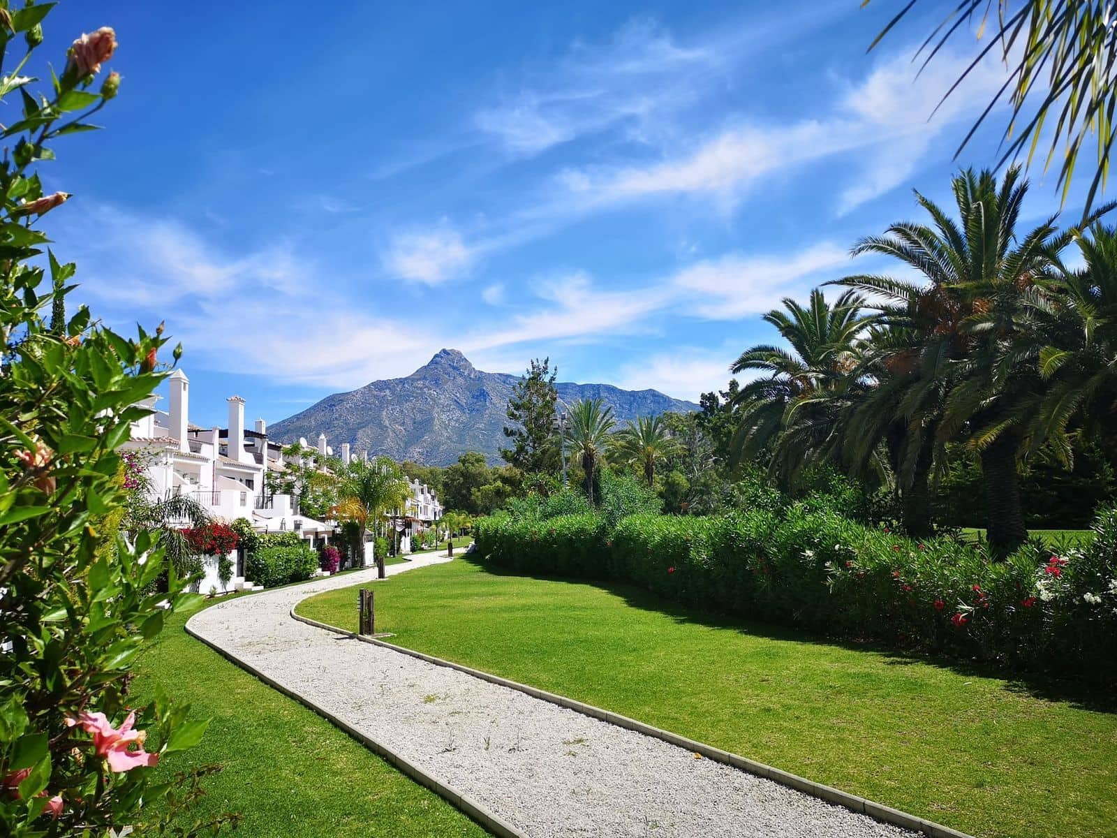 Casa de 4 habitaciones en Nueva Andalucia en venta - 750.000 € (Ref: 10097685)